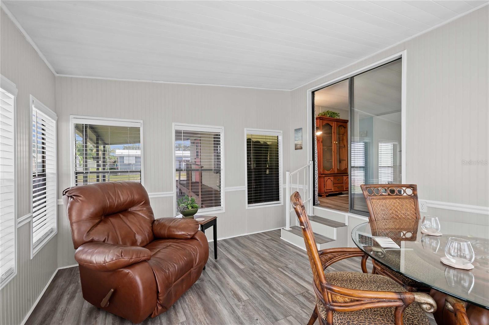OAKS ROYAL - Residential