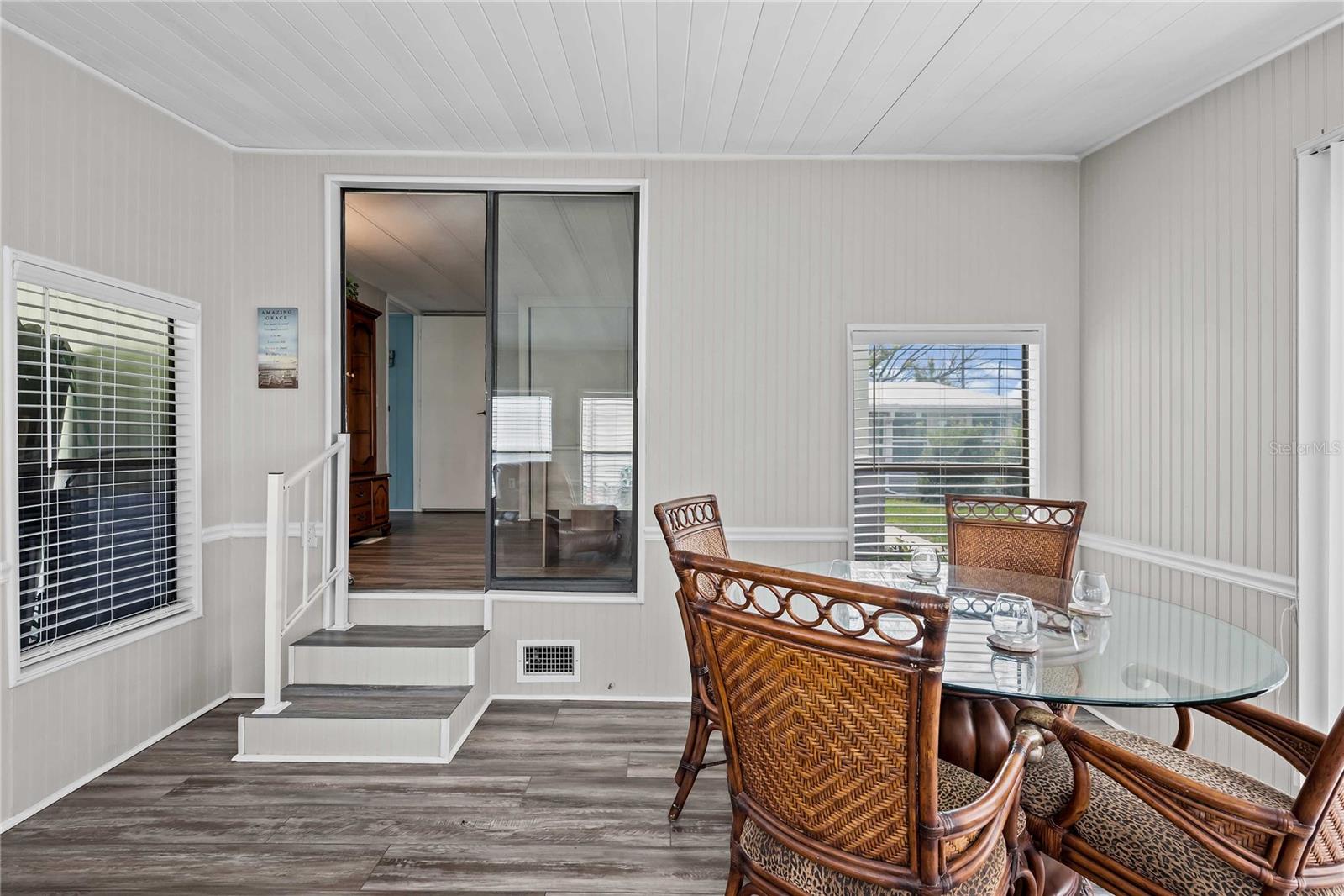 OAKS ROYAL - Residential