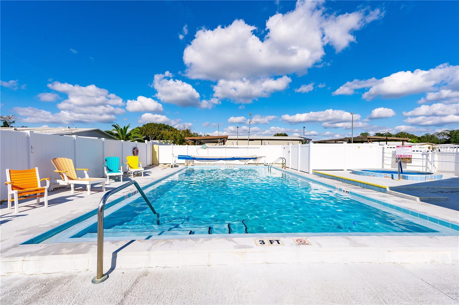 OAKS ROYAL - Residential