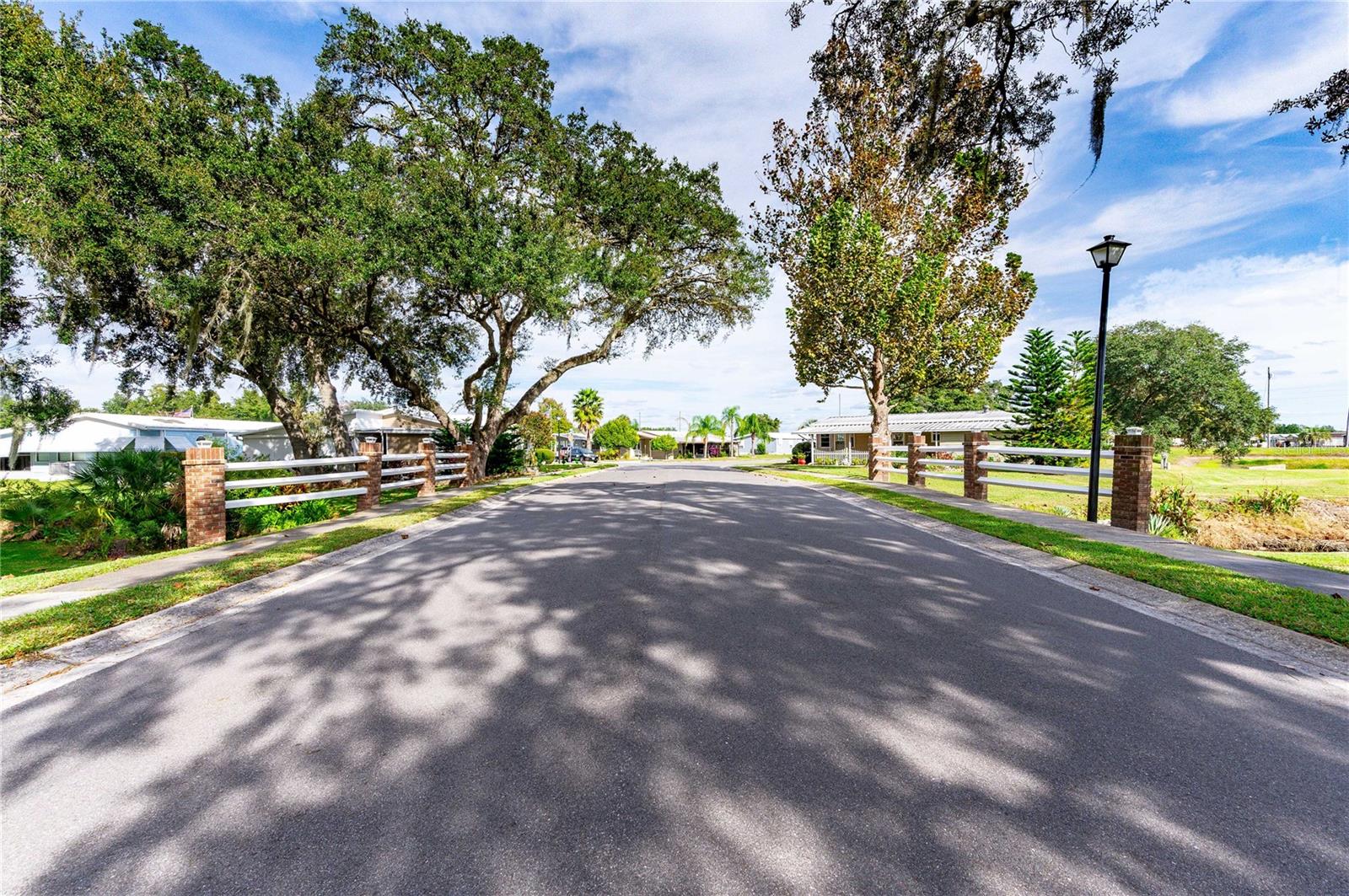 OAKS ROYAL - Residential