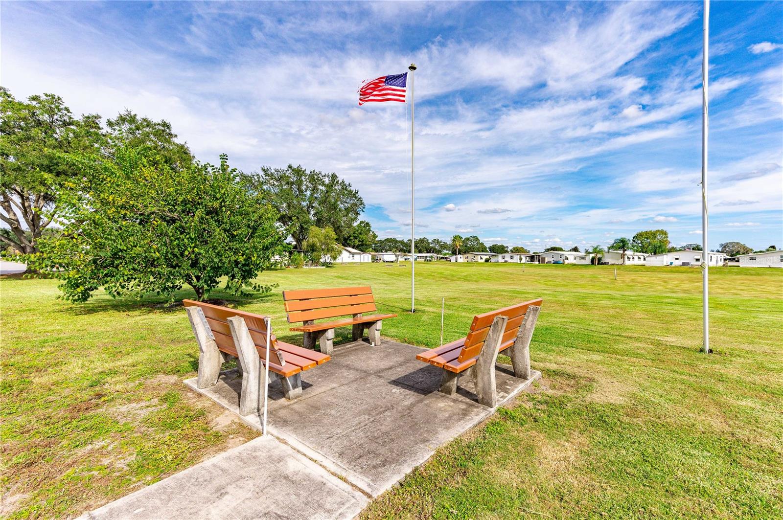 OAKS ROYAL - Residential