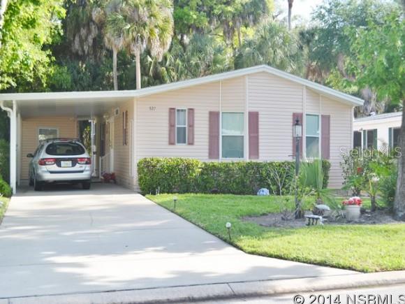 Well maintained 1994 Jacobsen home with new a/c in 2009, warranted fully to 12/2019.   New roof in 2005.  Smooth top stove.. new refrigerator in 4/14.  Eat in kitchen area looks out over the nature area-wathc the birds play.  Formal dining room has built in hutch.   Patio is screened and overlooks the natural area and has a large concrete paio off the porch for BBQ's w/friends or just relaxing.  Termite Bonded.  Come live close to the Clubhouse and heated pool and spa.  Edgewater Landing offers you so much ....come enjoy with all of us. ;Water: City