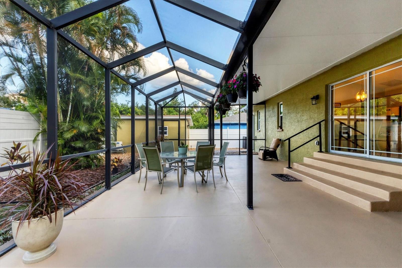 SUNNYBROOK - Residential