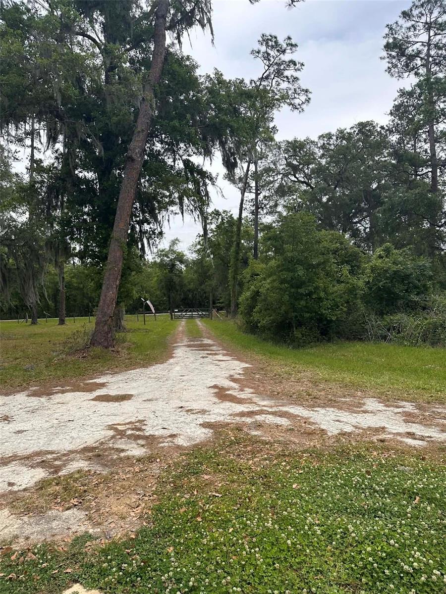 NO SUBDIVISION NAME - Residential