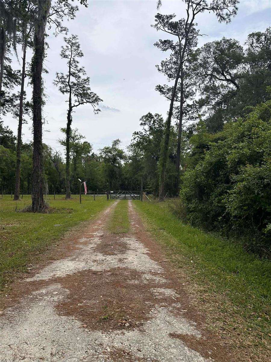 NO SUBDIVISION NAME - Residential