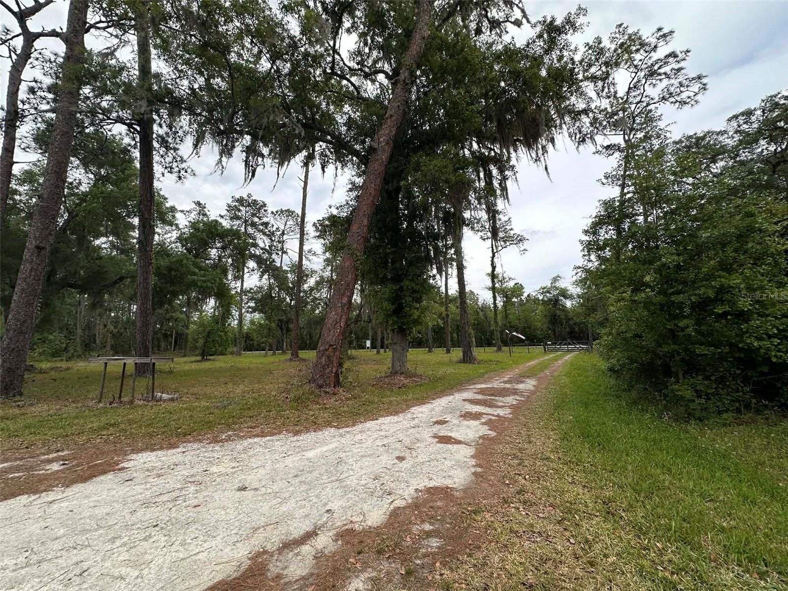 NO SUBDIVISION NAME - Residential