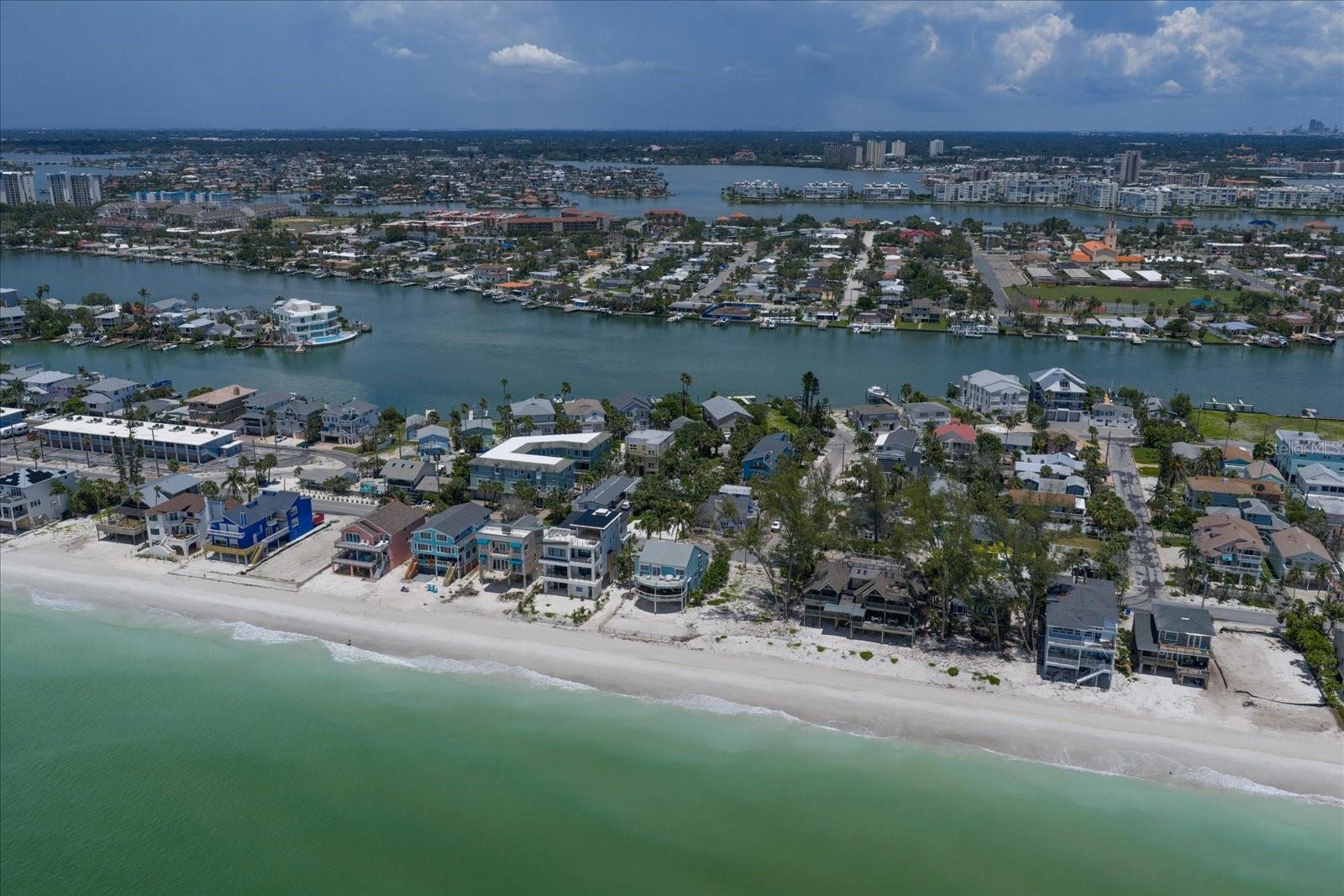 SUNSET BEACH - Land