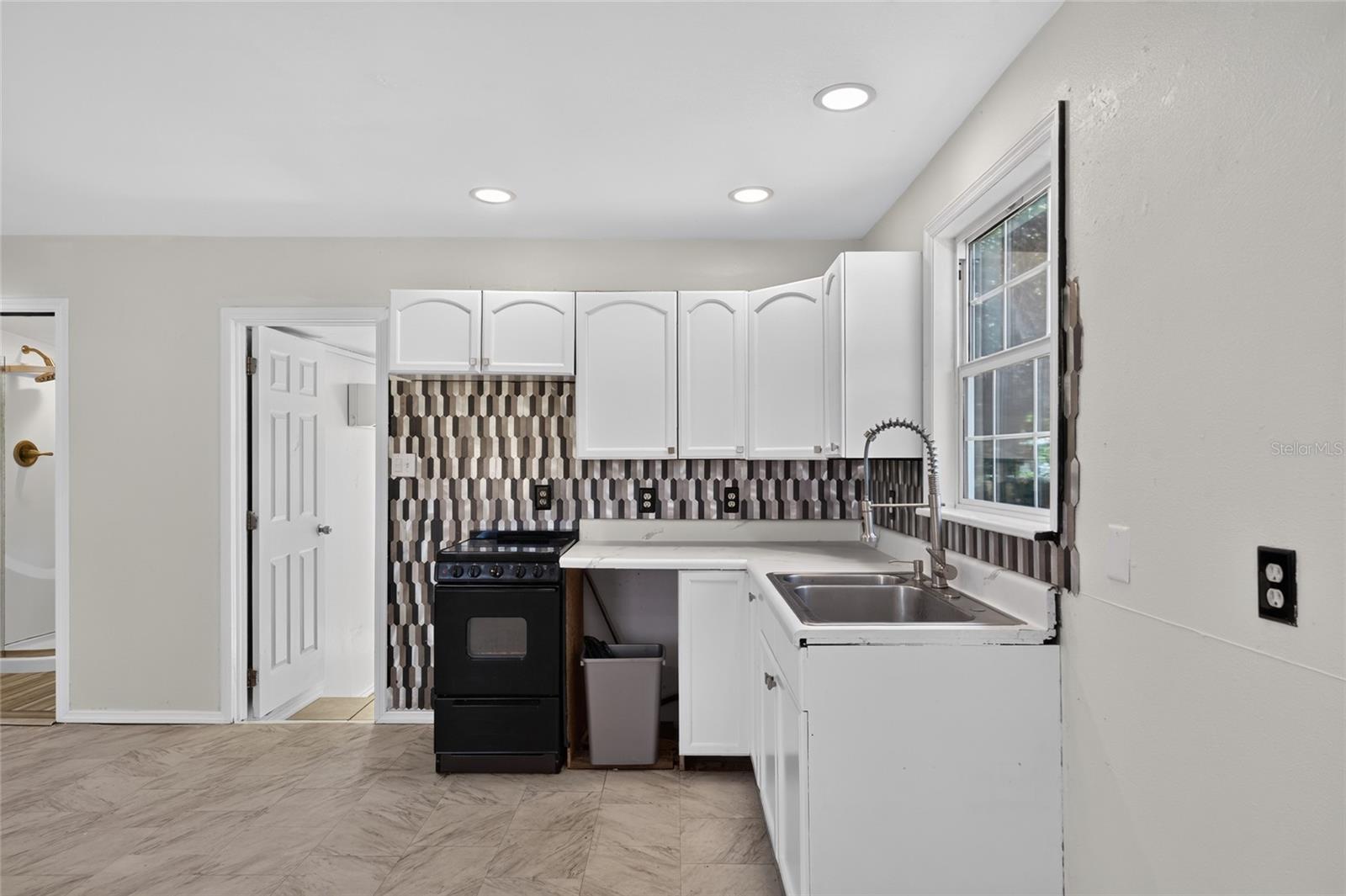 RIVERSIDE PARK - Residential