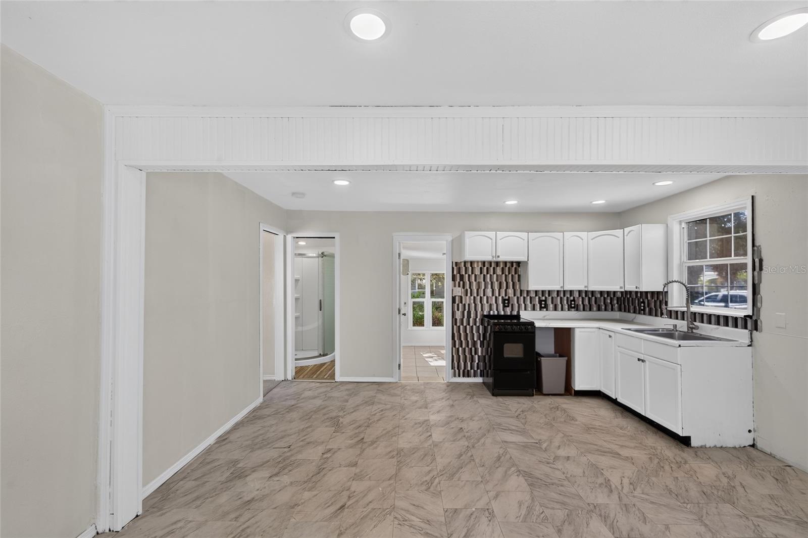 RIVERSIDE PARK - Residential