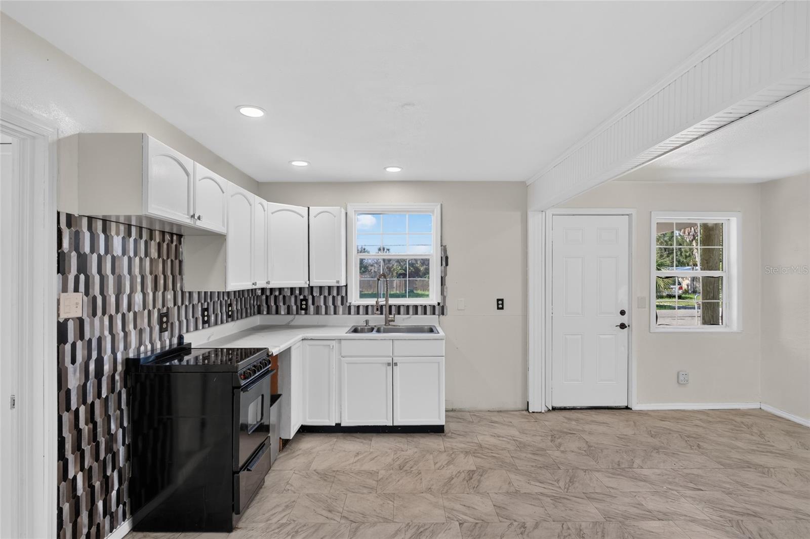 RIVERSIDE PARK - Residential