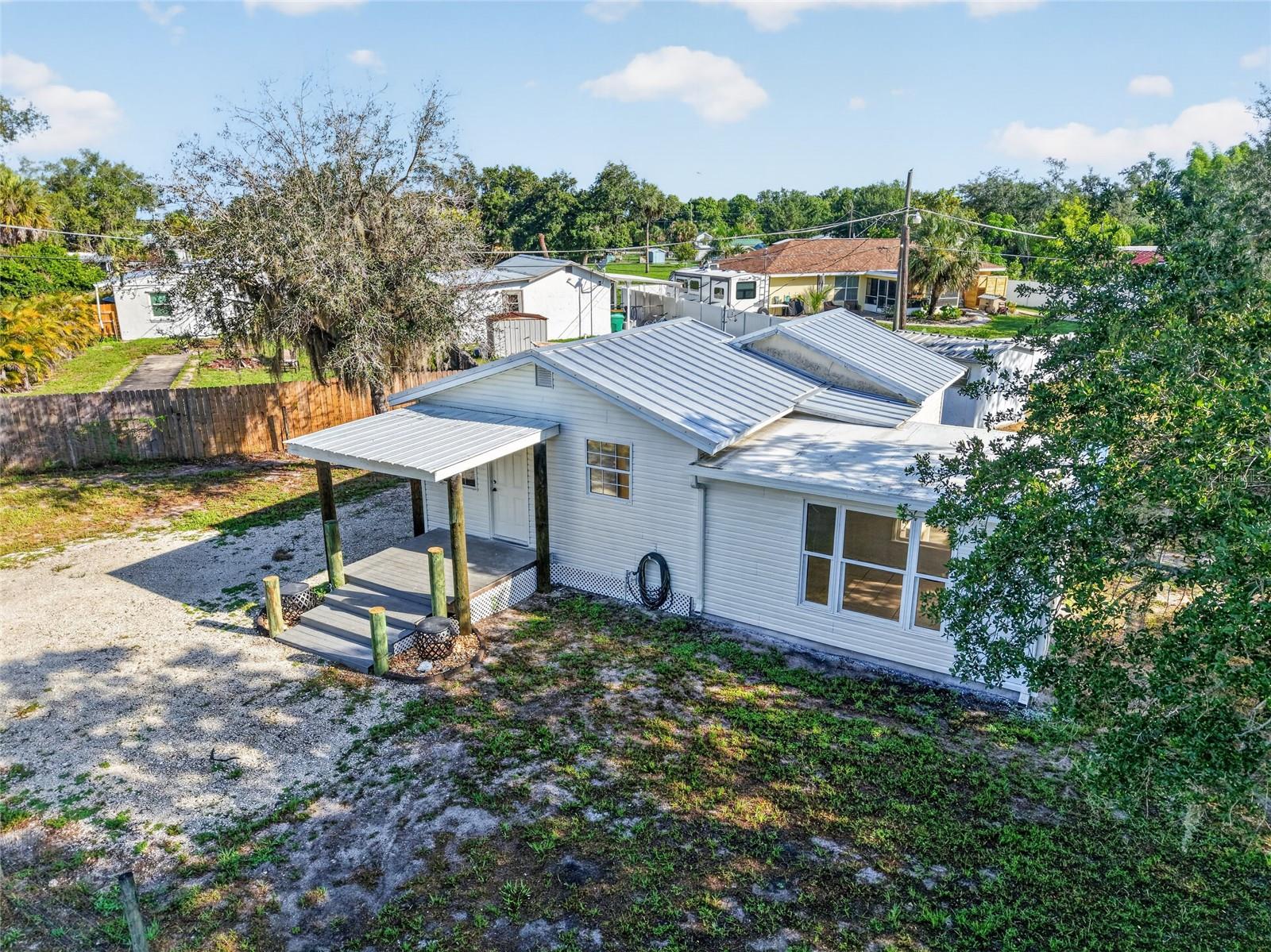 RIVERSIDE PARK - Residential