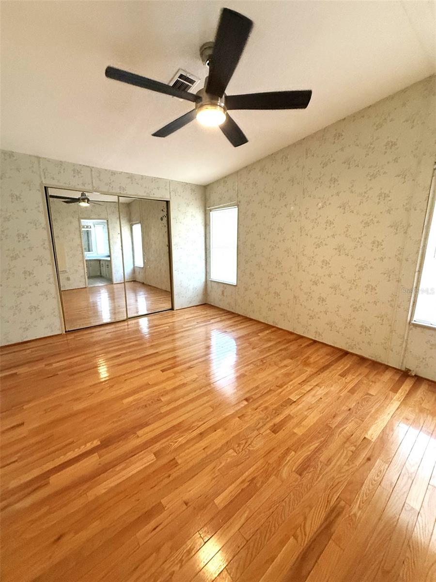 VILLAGE PARK - Residential