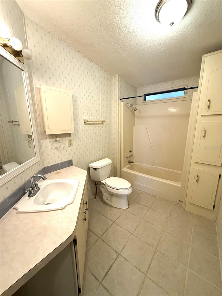 VILLAGE PARK - Residential