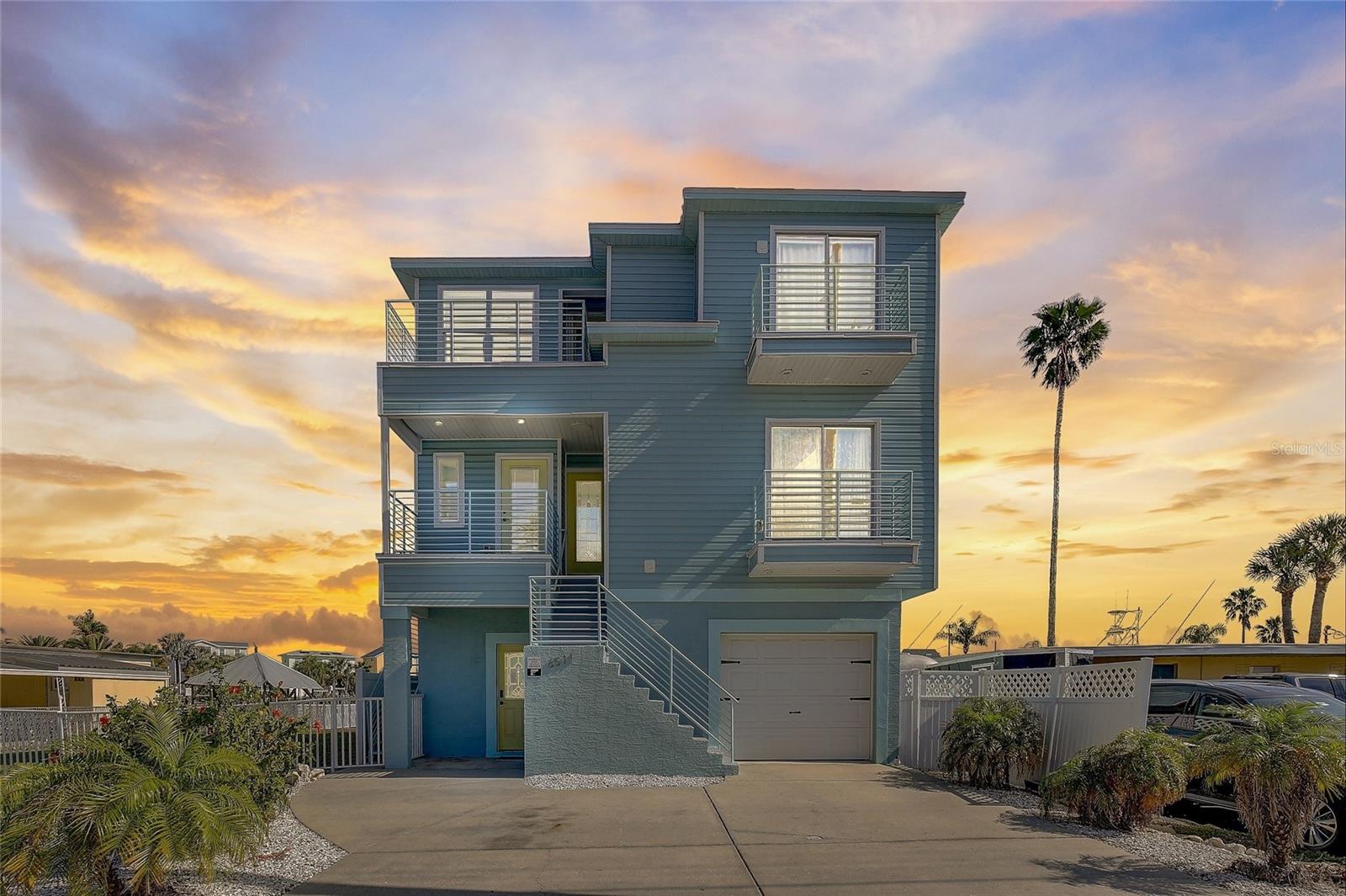 HUDSON BEACH ESTATES - Residential