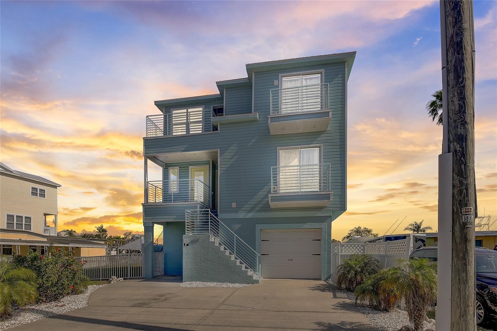 HUDSON BEACH ESTATES - Residential