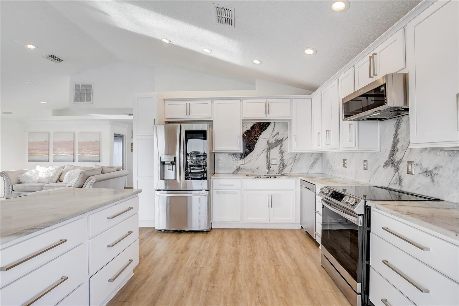 HUDSON BEACH ESTATES - Residential