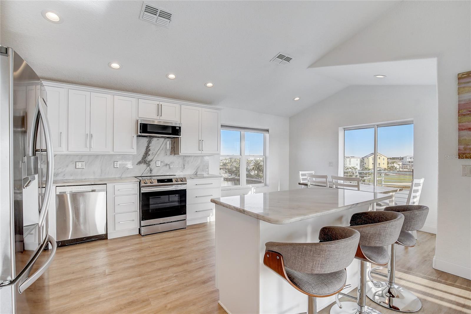 HUDSON BEACH ESTATES - Residential