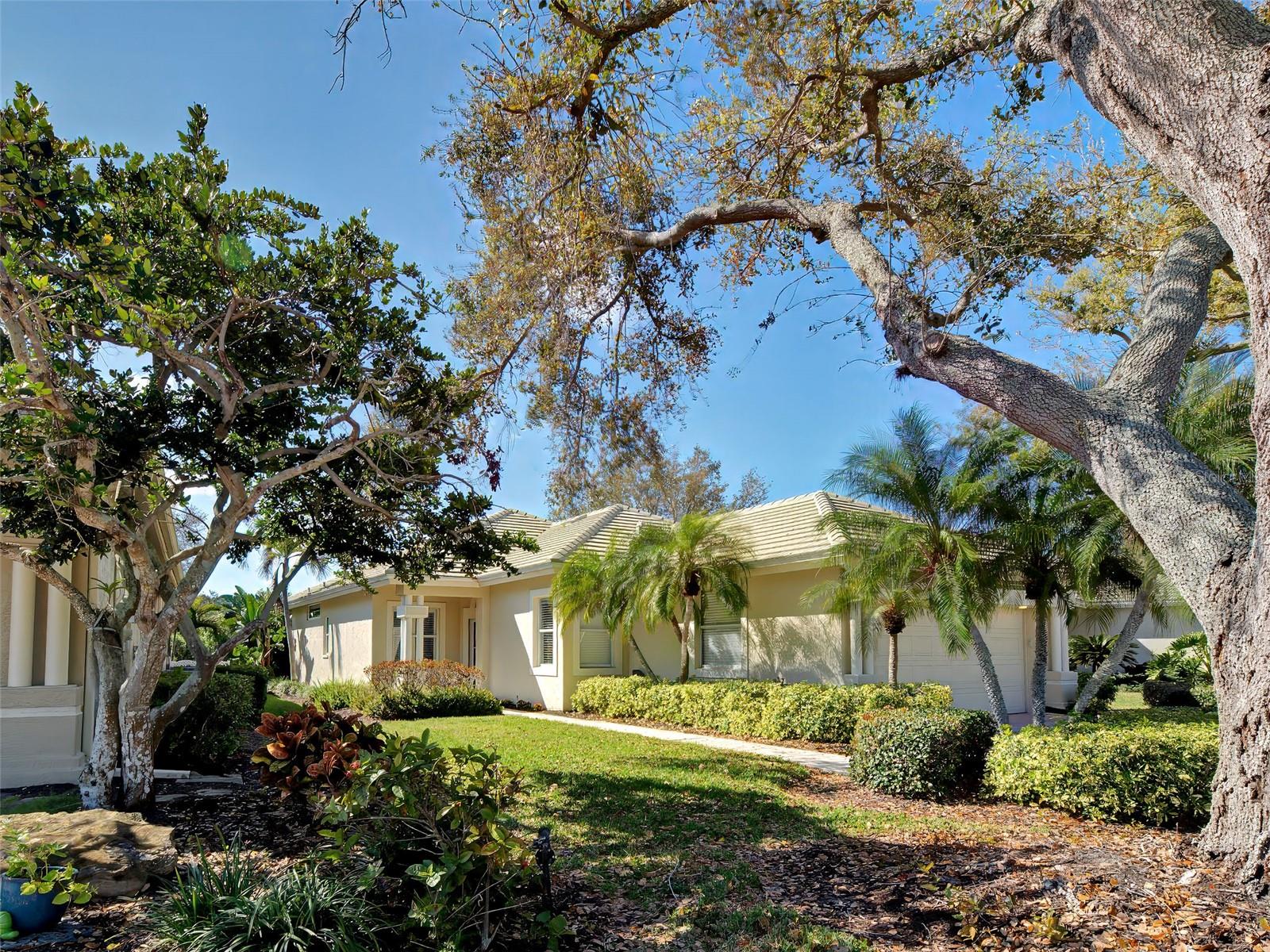 VENICE GOLF & COUNTRY CLUB - Residential