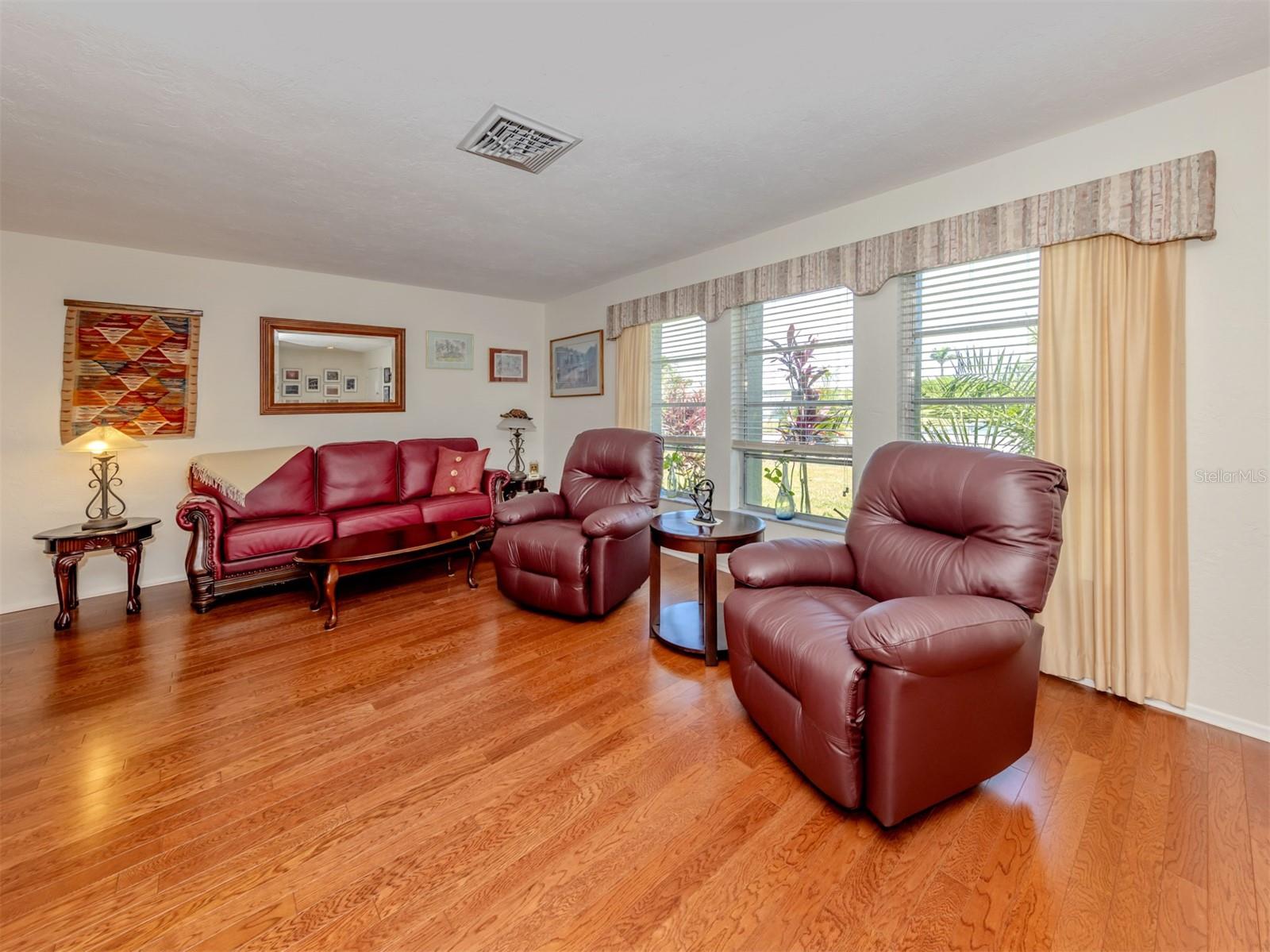 VENICE GARDENS UNIT 34 SEC 2 - Residential