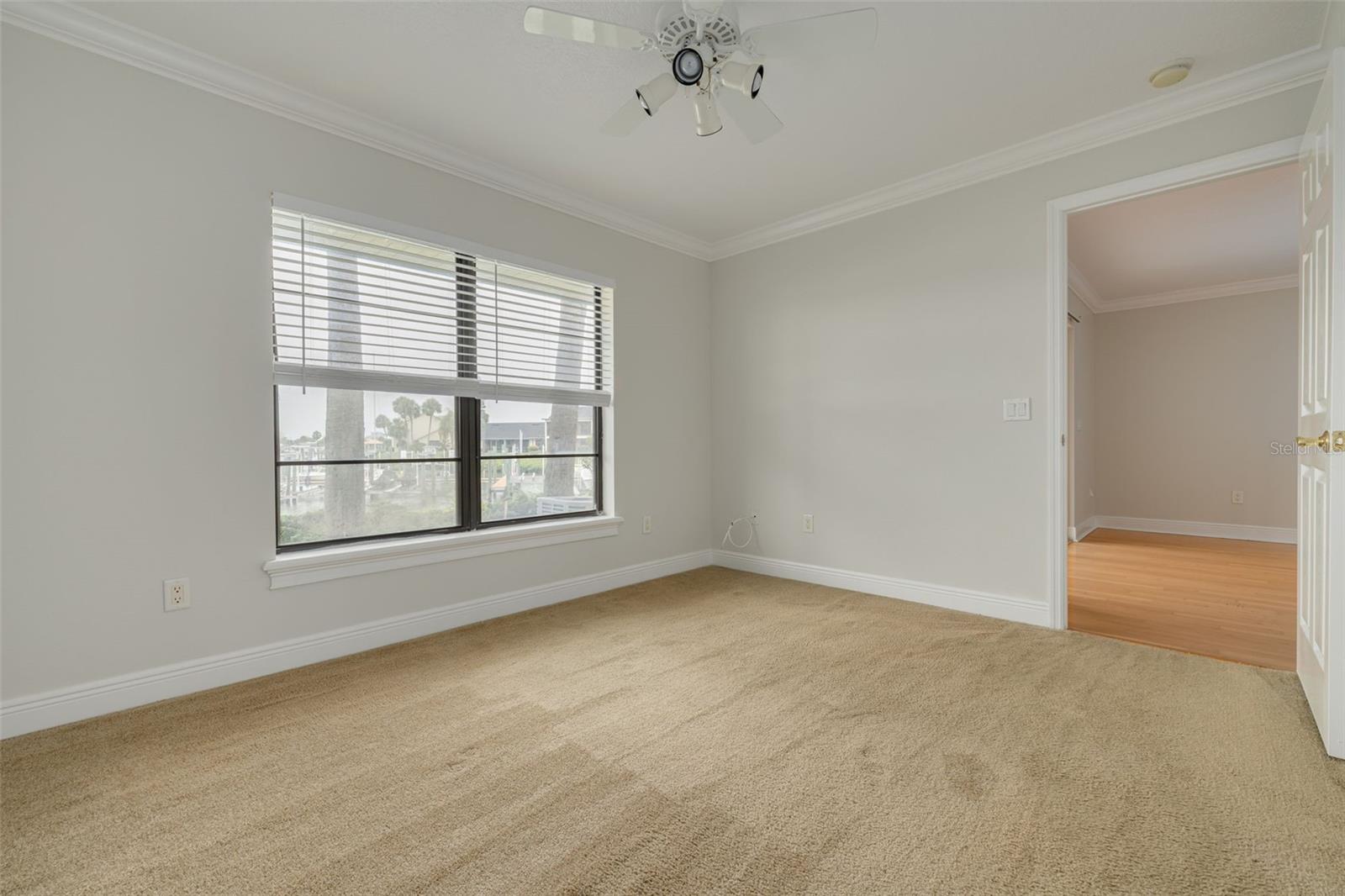 YARDARM CONDO PH 01 - Residential