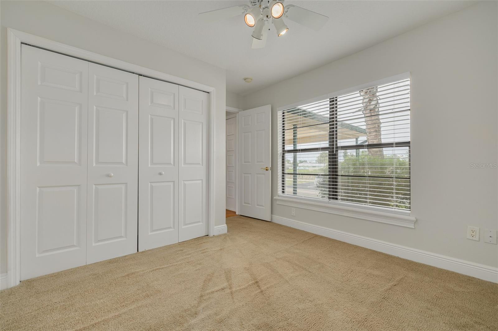 YARDARM CONDO PH 01 - Residential