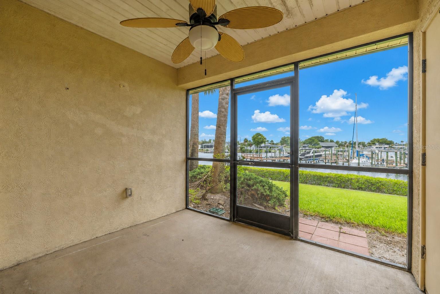 YARDARM CONDO PH 01 - Residential