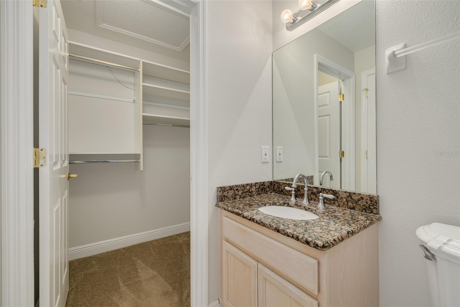 YARDARM CONDO PH 01 - Residential