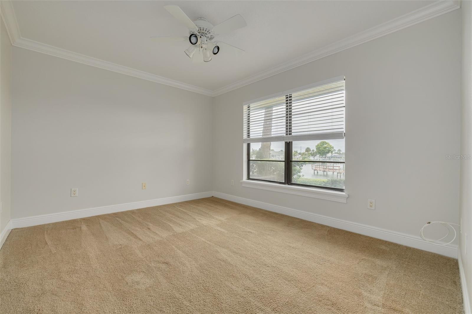 YARDARM CONDO PH 01 - Residential