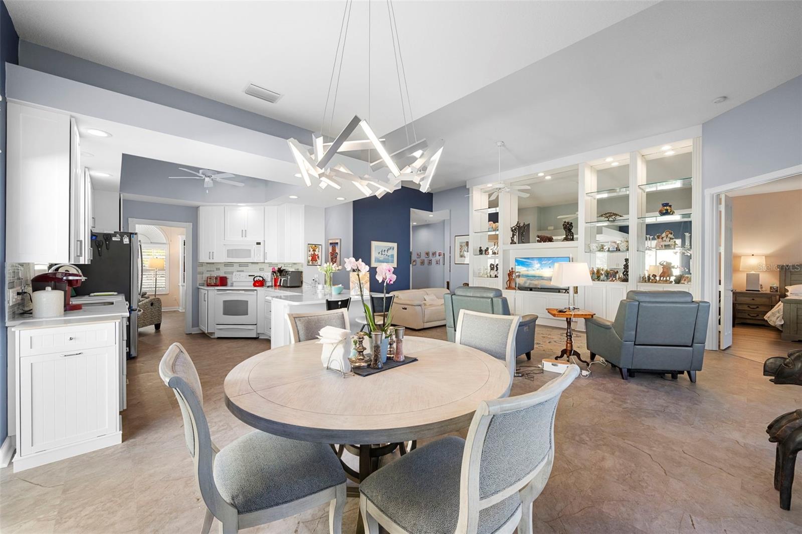 VILLAGEWALK - Residential