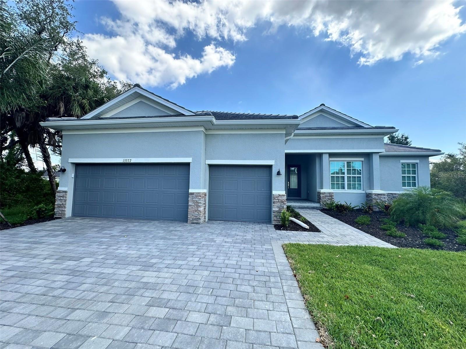 1 bedroom, 1 1/2 bath, 1 car garage efficiency apartment located in the South Gulf Cove, This adorable apartment can be leased with or without furniture.  Conveniently located within minutes of schools, shopping, and Boca Grande. This is a must-see and will rent fast so don't wait until it's too late! Call today to schedule your viewing of this adorable apartment.