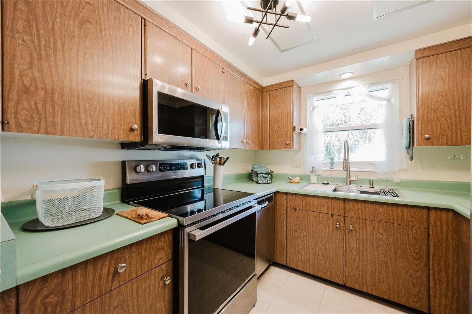 GULF GATE MANOR - Residential