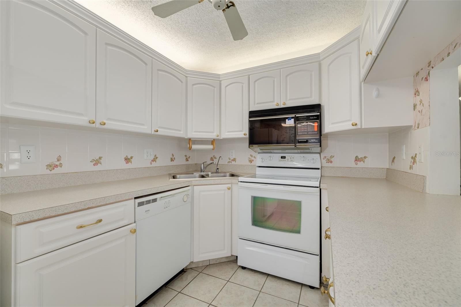 PINE RIDGE AT PALM HARBOR - Residential