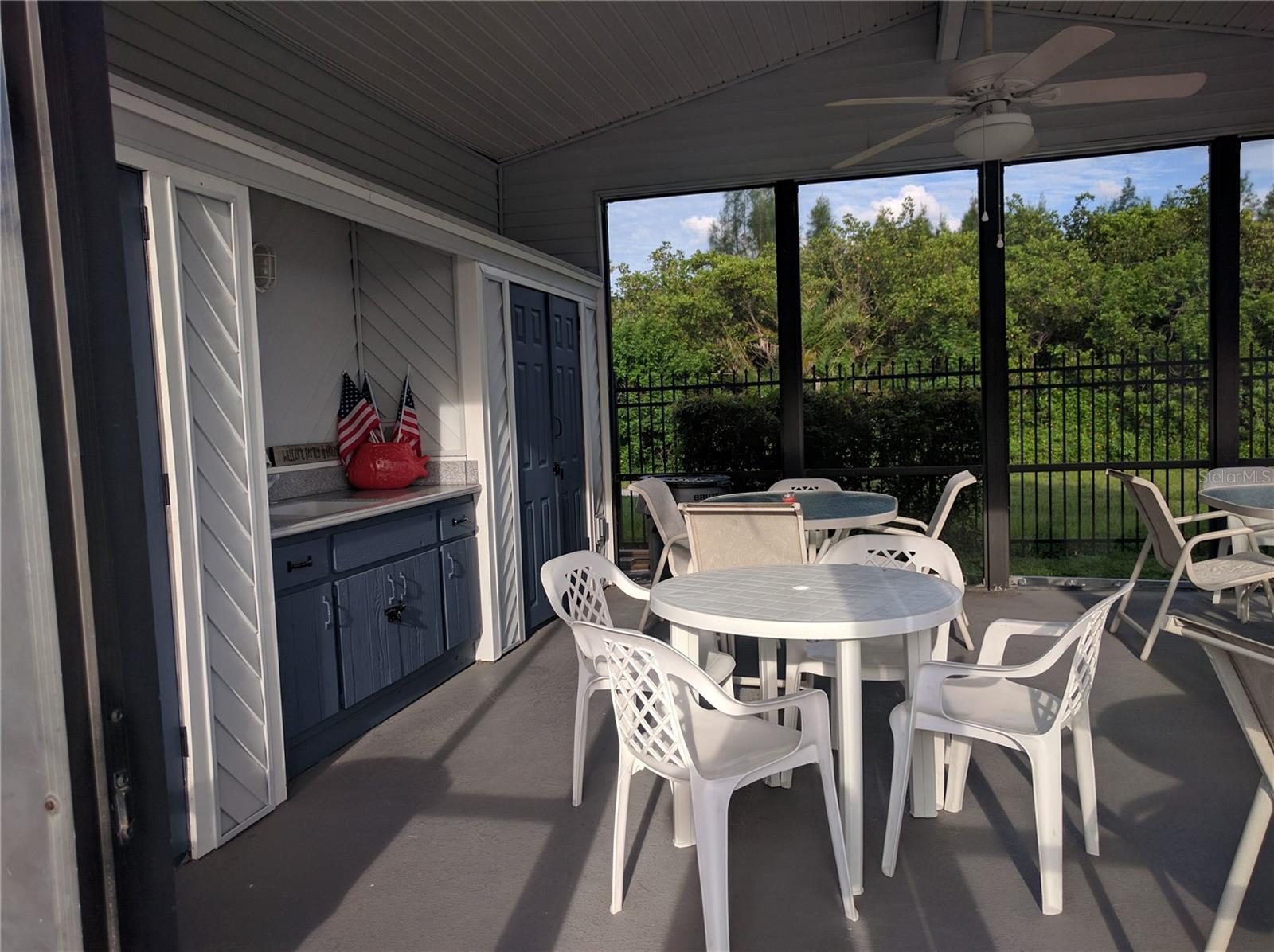 RIVER PLACE - Residential
