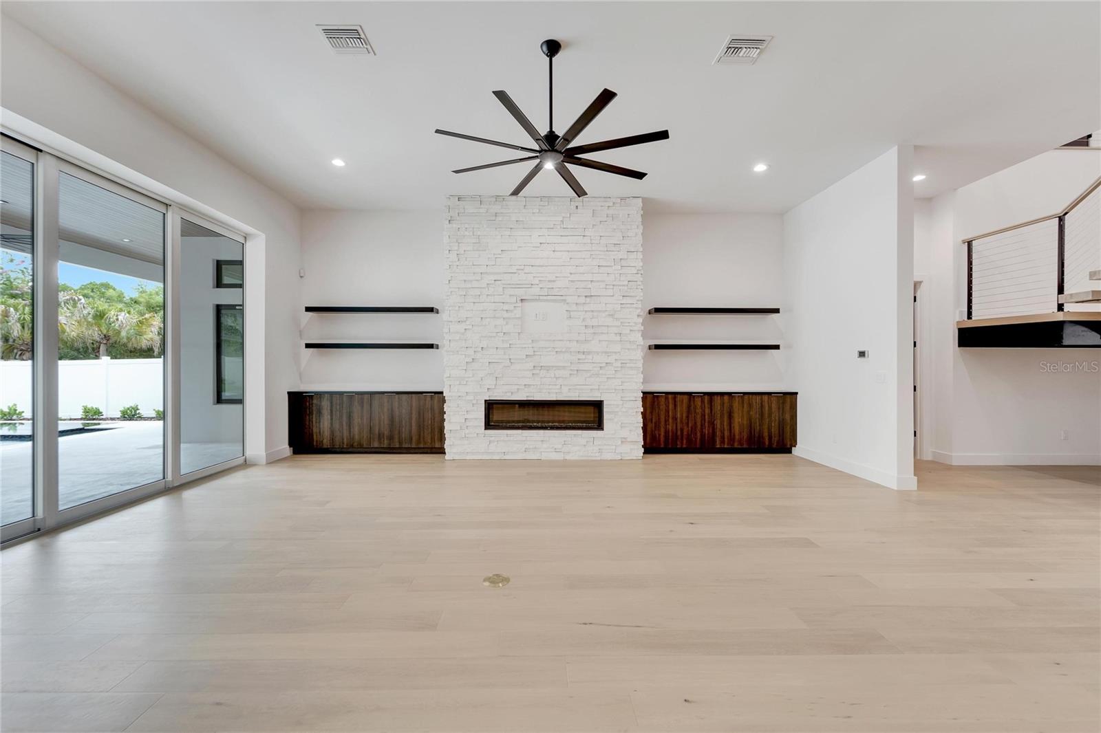 MORRISON COURT - Residential