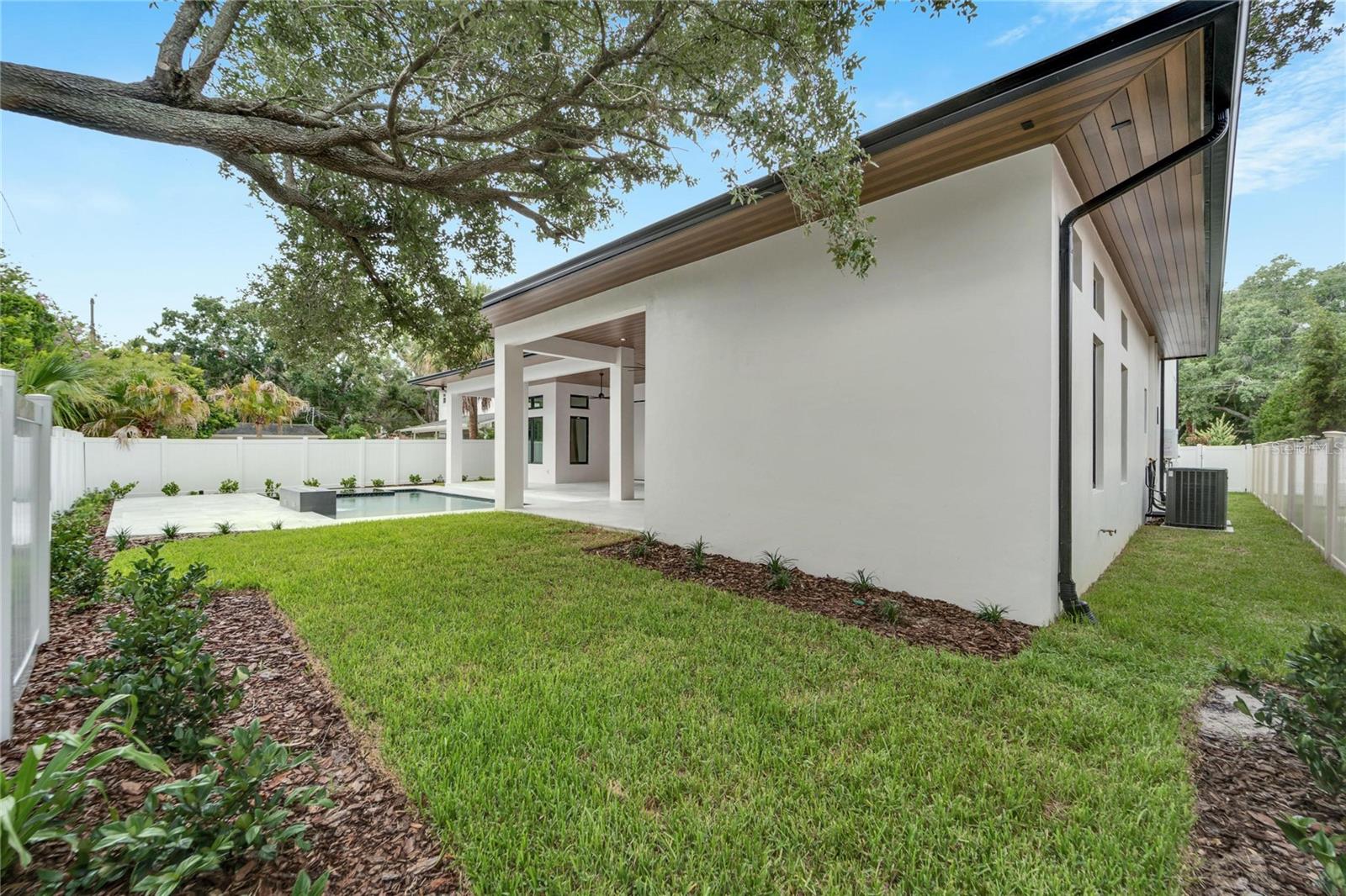 MORRISON COURT - Residential