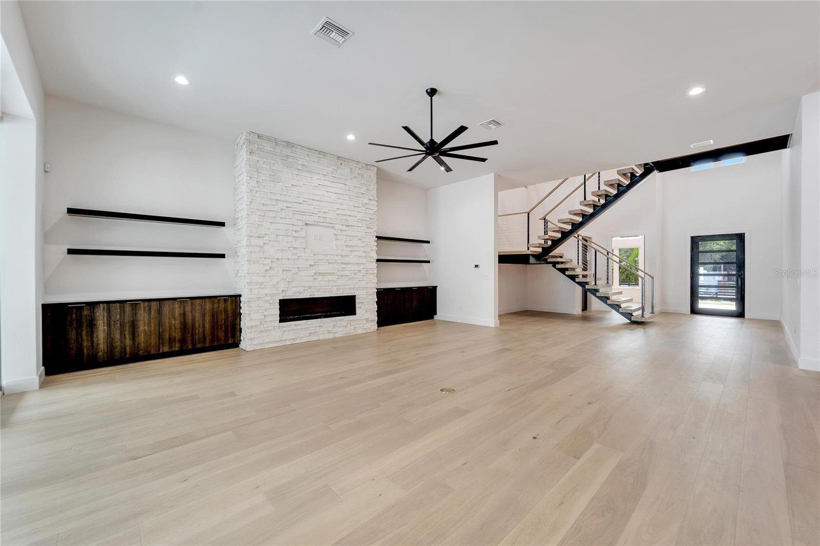 MORRISON COURT - Residential