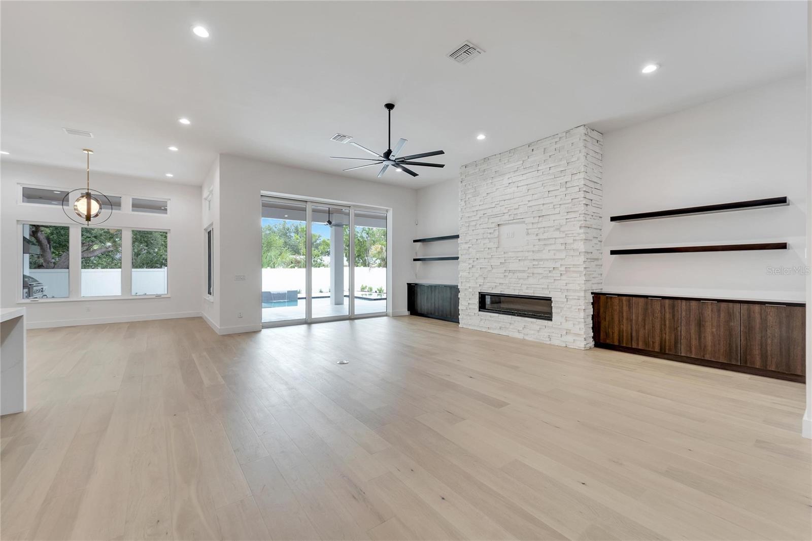 MORRISON COURT - Residential