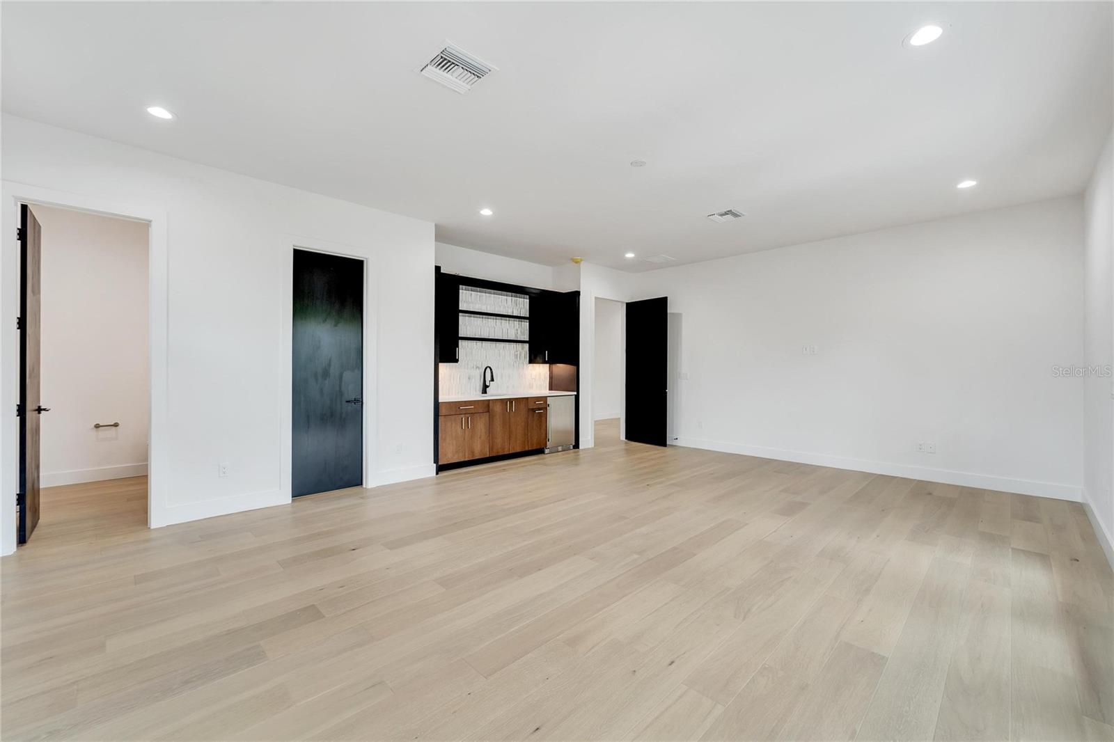 MORRISON COURT - Residential