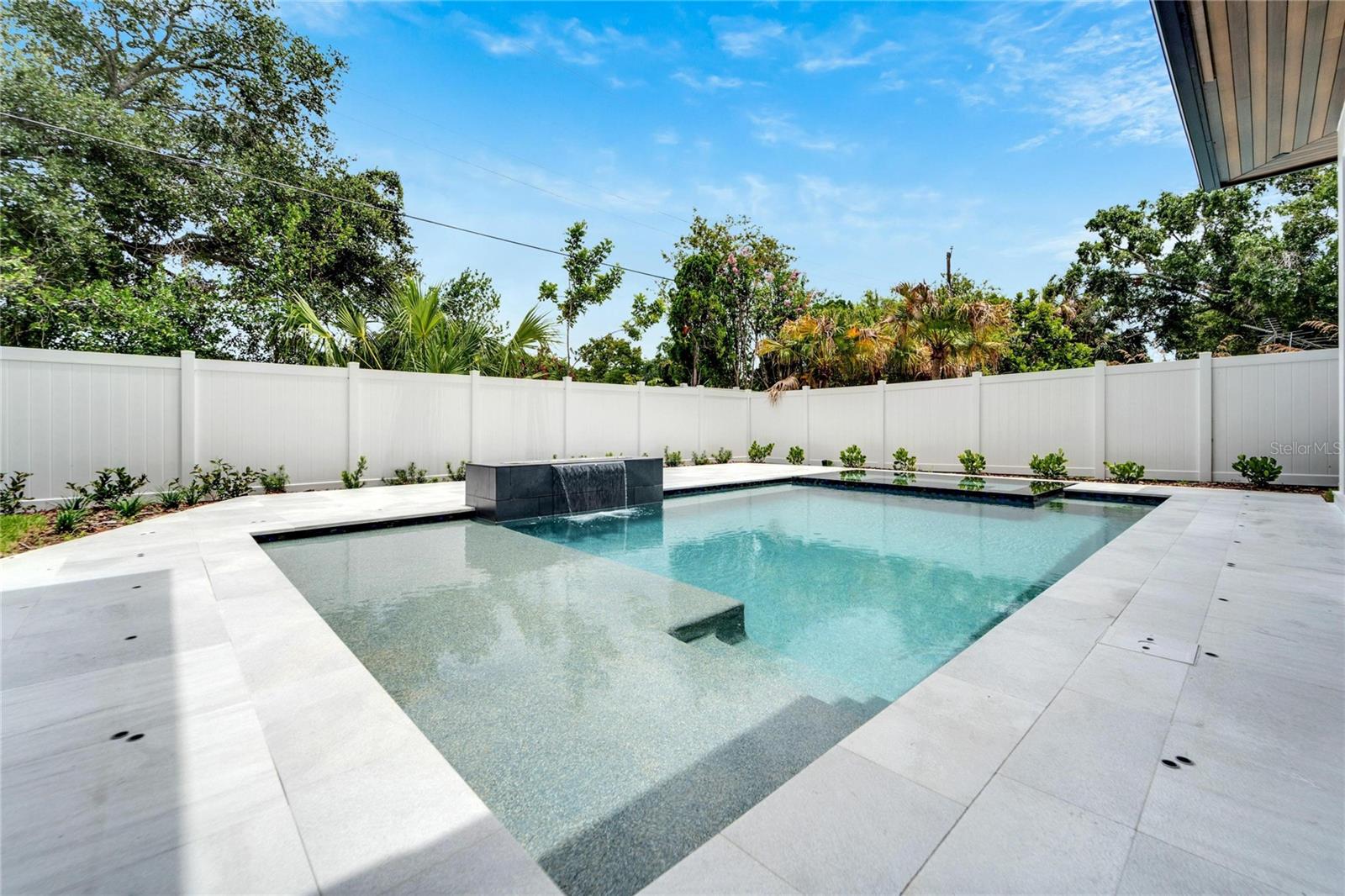 MORRISON COURT - Residential