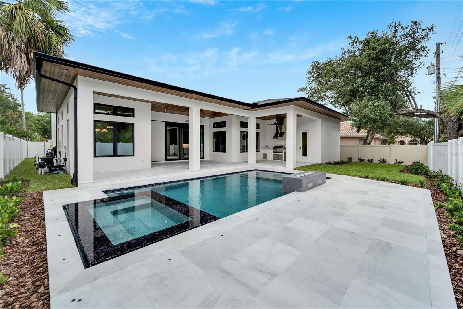 MORRISON COURT - Residential