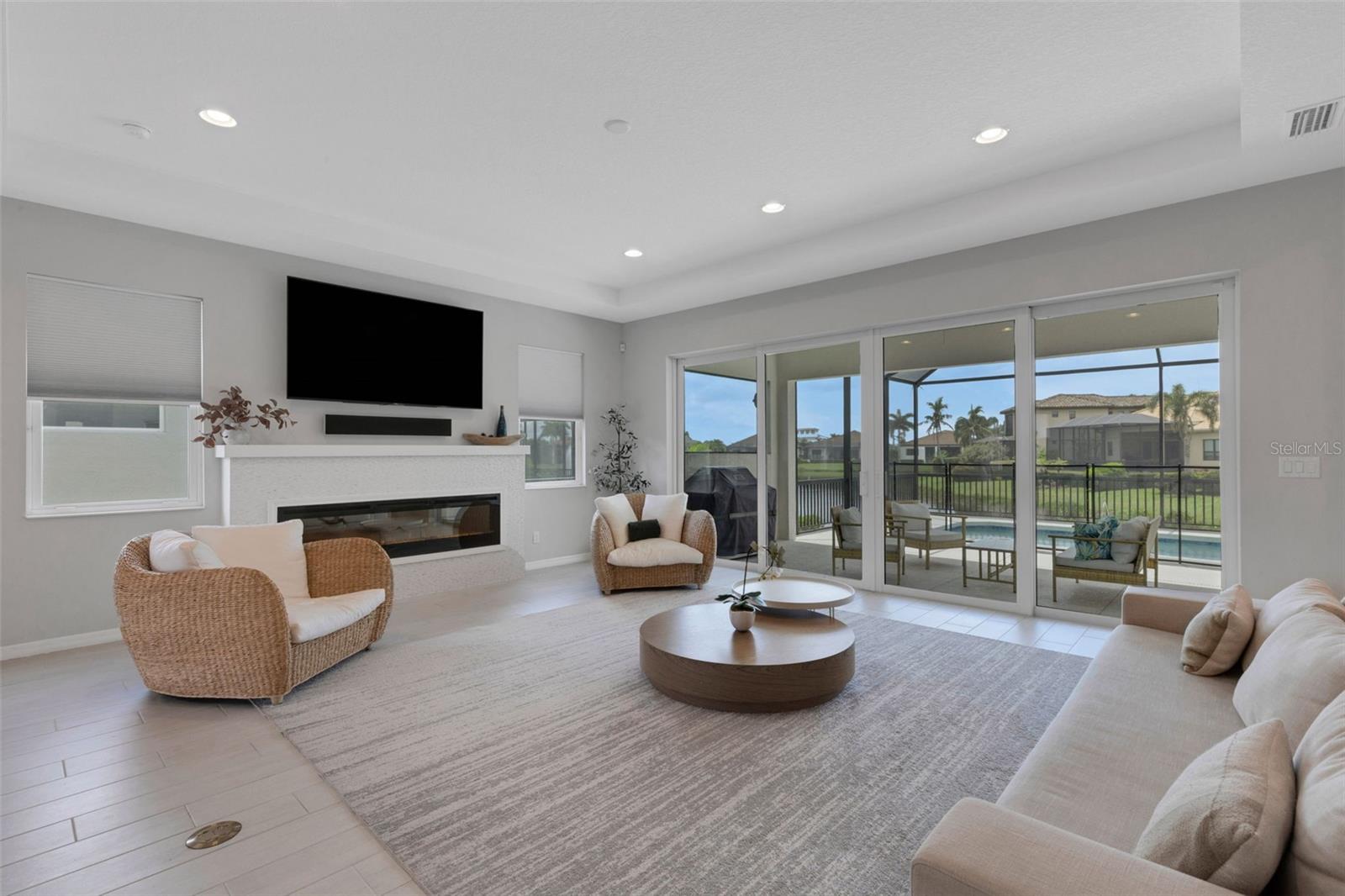 LEGENDS BAY - Residential