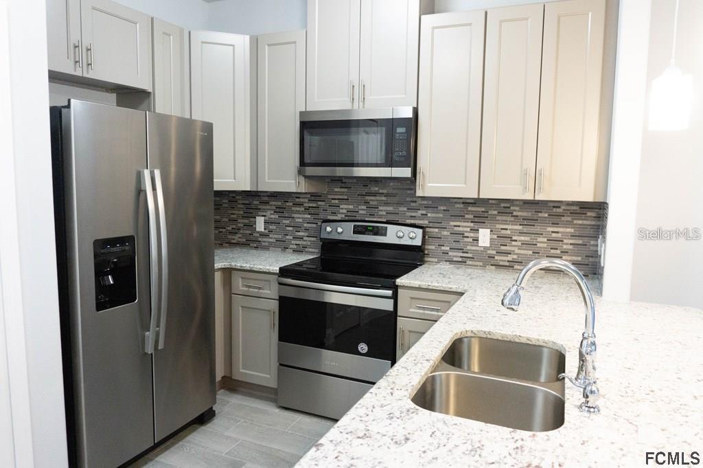 PALM HARBOR - Residential Lease