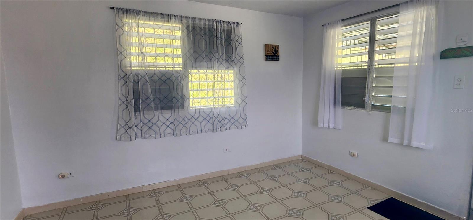CEDROS WARD - Residential
