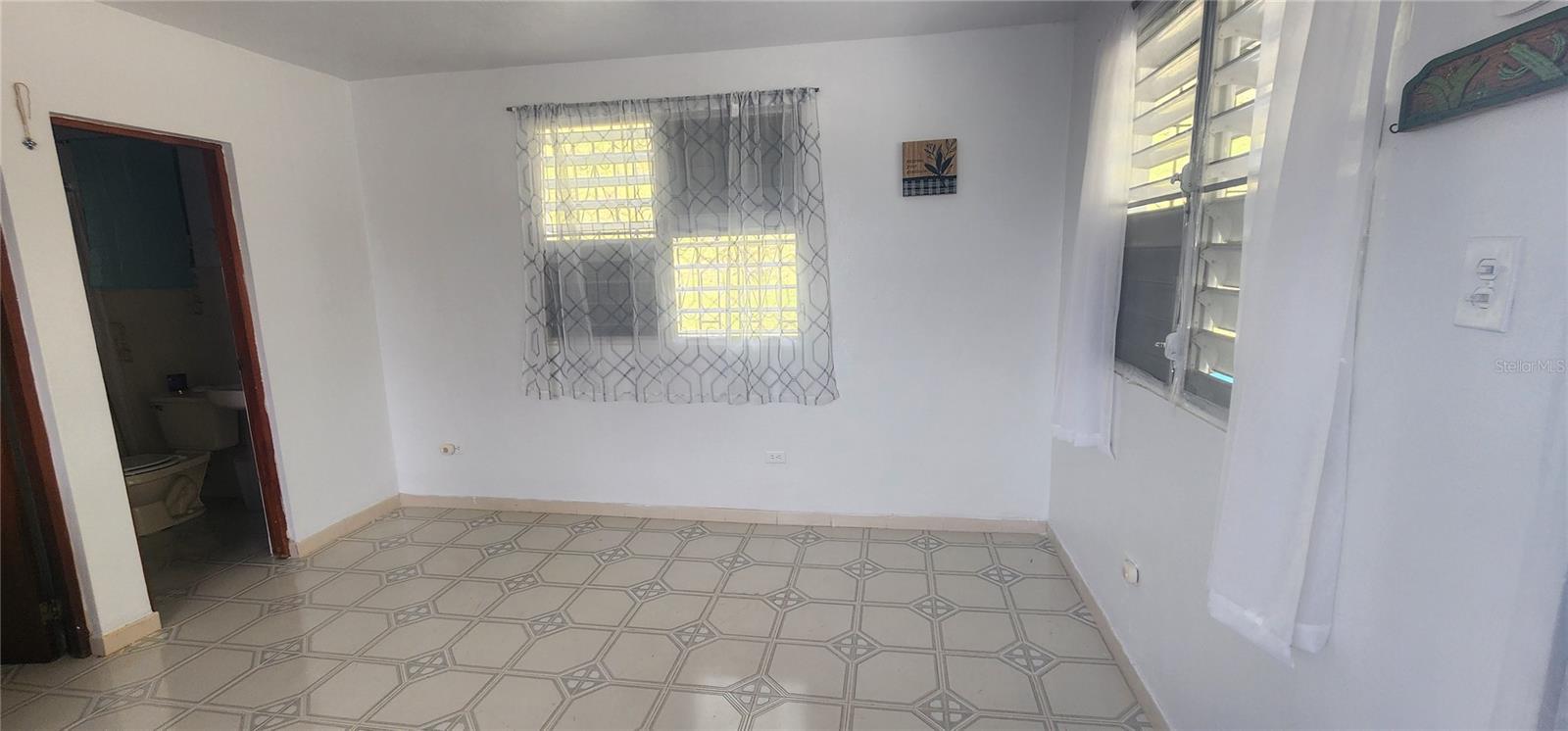 CEDROS WARD - Residential