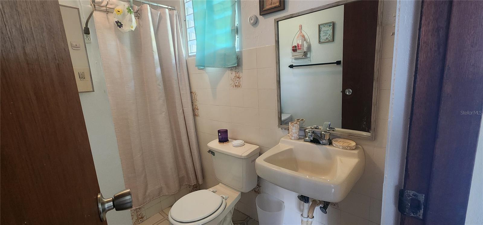 CEDROS WARD - Residential