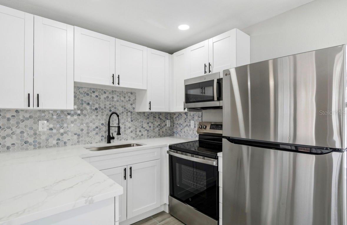 NORTH MADEIRA SHORES - Residential