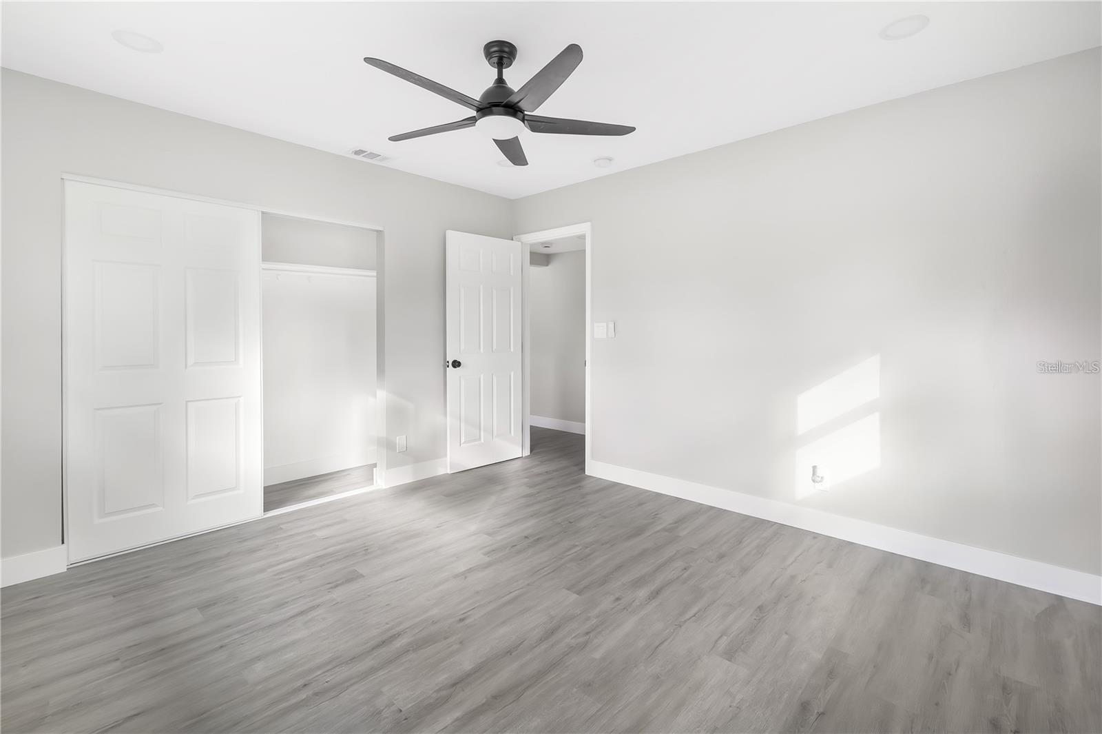 BLOSSOM LAKE VILLAGE SEC 2 - Residential Lease