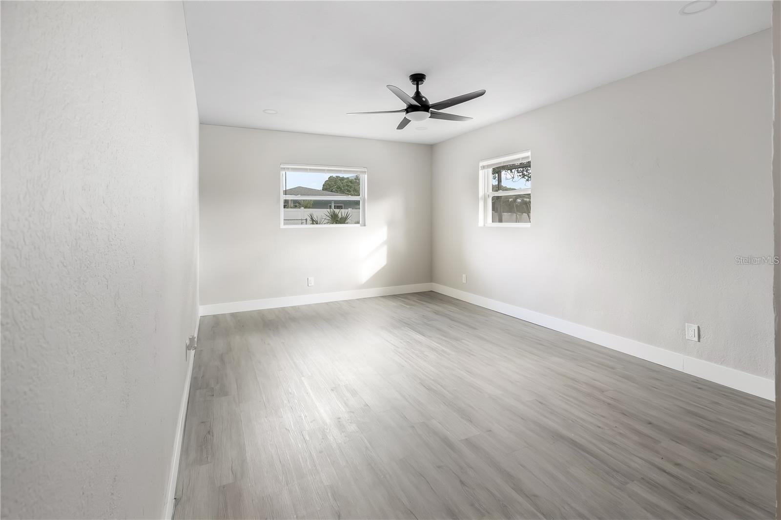 BLOSSOM LAKE VILLAGE SEC 2 - Residential Lease
