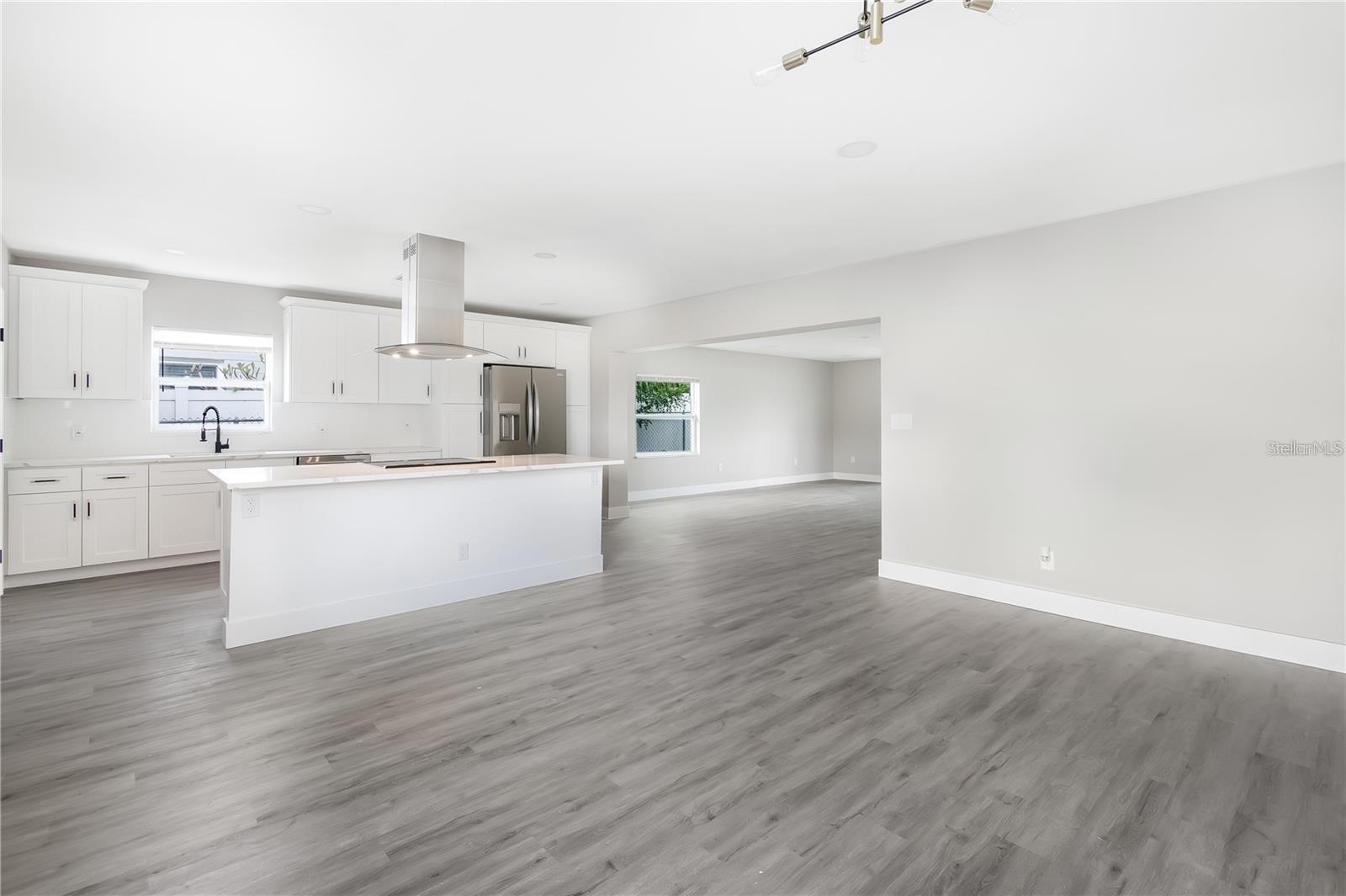 BLOSSOM LAKE VILLAGE SEC 2 - Residential Lease