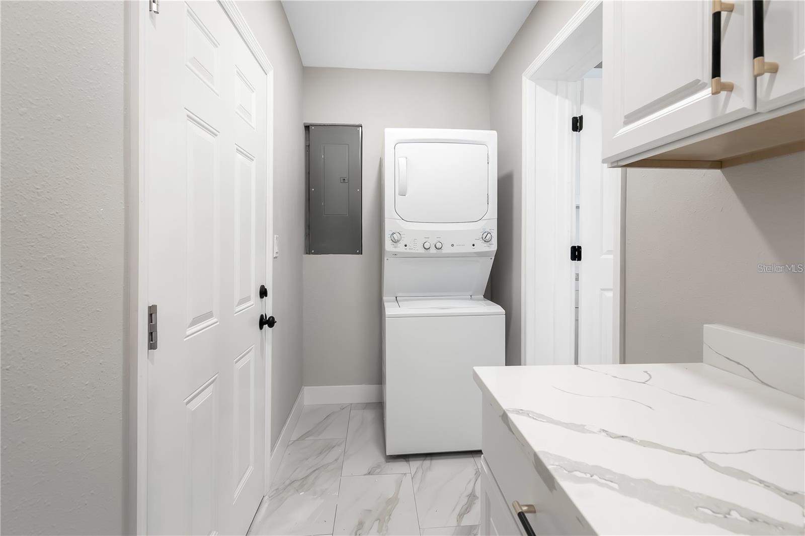 BLOSSOM LAKE VILLAGE SEC 2 - Residential Lease